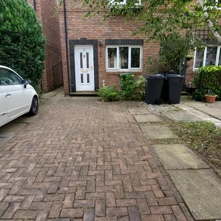 Beautiful Renovated In With Free Parking Pass The Keys Semesterbostad York