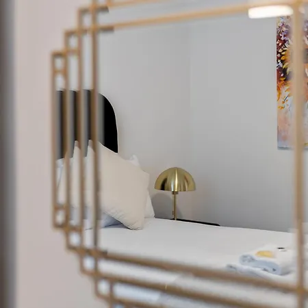 Dom wakacyjny Beautiful Renovated In With Free Parking Pass The Keys