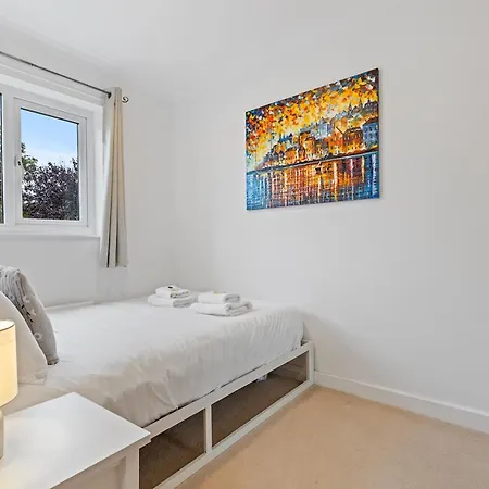 Beautiful Renovated In With Free Parking Pass The Keys Semesterbostad *