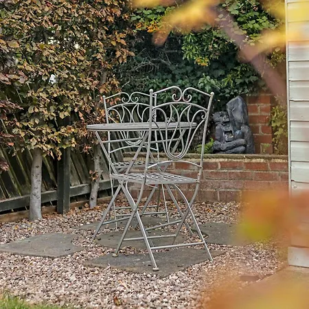 Beautiful Renovated In With Free Parking Pass The Keys Dom wakacyjny