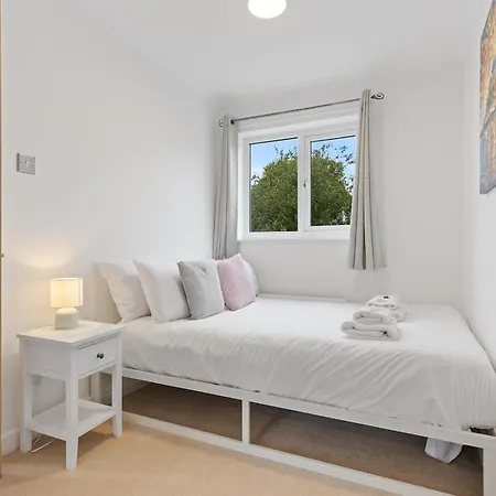 Beautiful Renovated In With Free Parking Pass The Keys Semesterbostad *